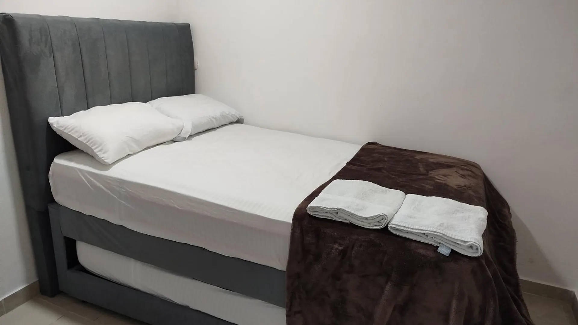 Apartamento En Cartagena contacts